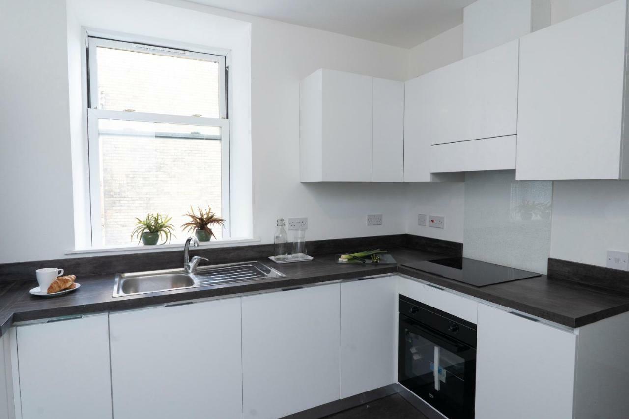 Greenstar Apartments - 2 Minute Walk Away Into City Centre - 6 Individual Flats - Next To Abertay University - 1 Bed 2 Bed & 3 Bedroom Flats - Fully Equipped - Short - Mid - Long Stays Welcome ดันดี ภายนอก รูปภาพ