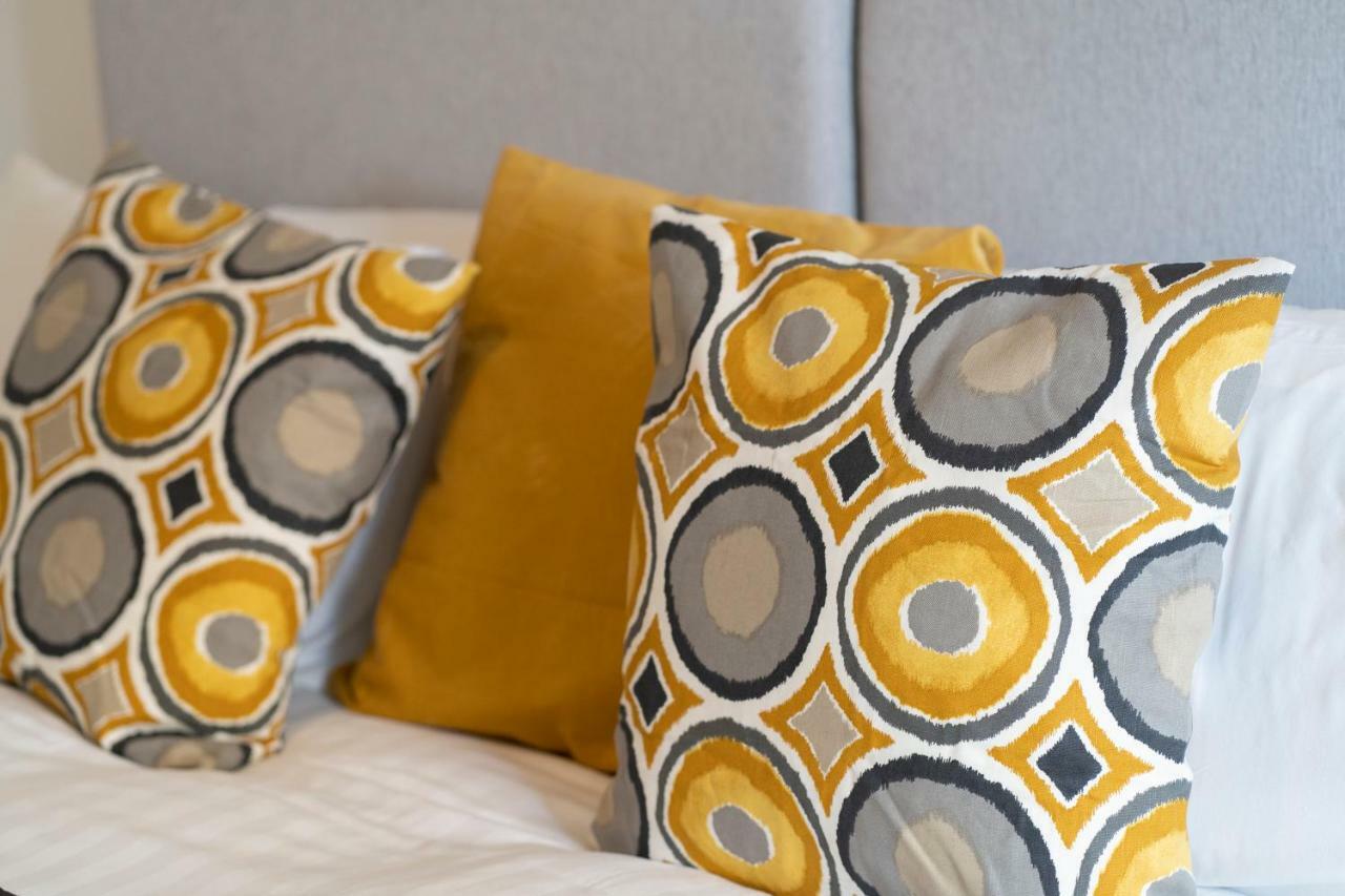 Greenstar Apartments - 2 Minute Walk Away Into City Centre - 6 Individual Flats - Next To Abertay University - 1 Bed 2 Bed & 3 Bedroom Flats - Fully Equipped - Short - Mid - Long Stays Welcome ดันดี ภายนอก รูปภาพ