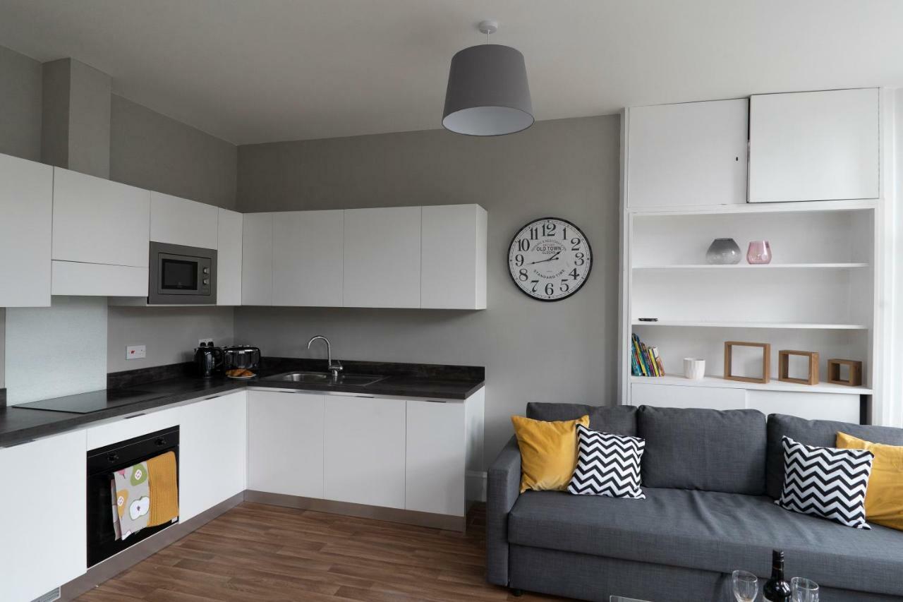 Greenstar Apartments - 2 Minute Walk Away Into City Centre - 6 Individual Flats - Next To Abertay University - 1 Bed 2 Bed & 3 Bedroom Flats - Fully Equipped - Short - Mid - Long Stays Welcome ดันดี ภายนอก รูปภาพ