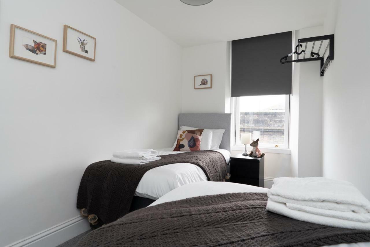 Greenstar Apartments - 2 Minute Walk Away Into City Centre - 6 Individual Flats - Next To Abertay University - 1 Bed 2 Bed & 3 Bedroom Flats - Fully Equipped - Short - Mid - Long Stays Welcome ดันดี ภายนอก รูปภาพ